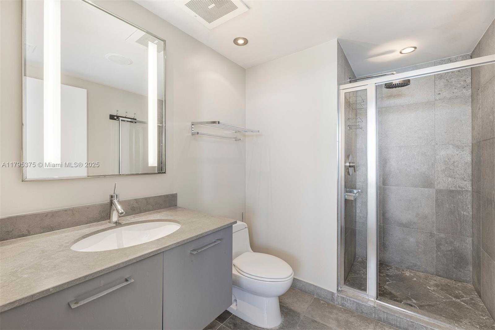 Small Image of 450 ALTON RD #2303, Miami Beach Number 17