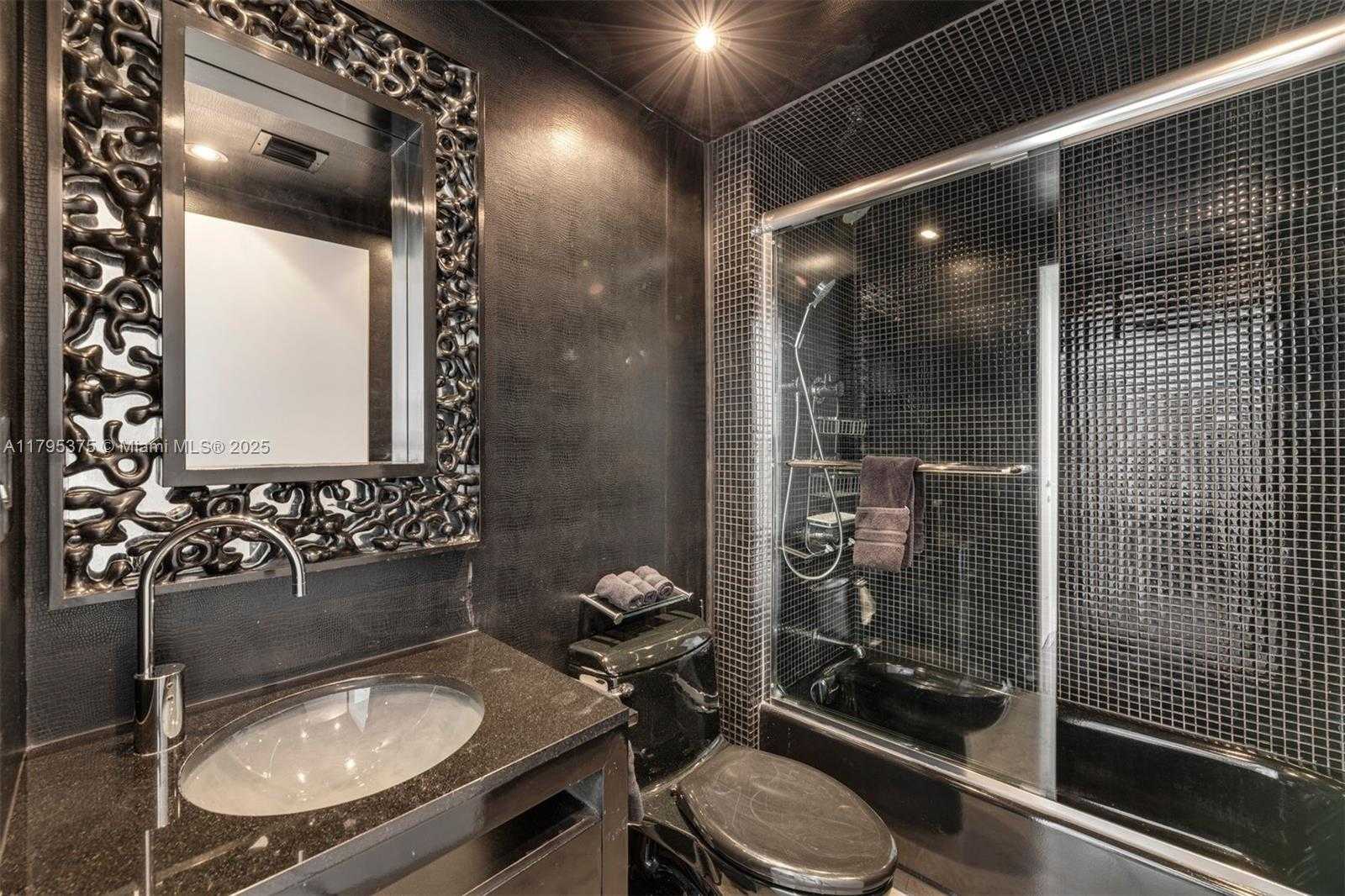 Small Image of 450 ALTON RD #2303, Miami Beach Number 20