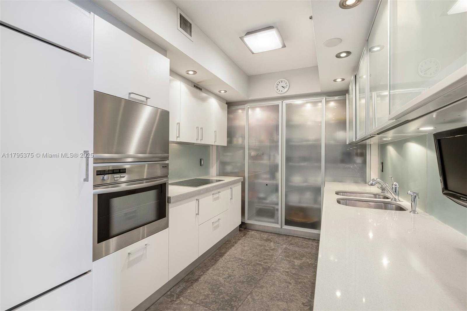 Small Image of 450 ALTON RD #2303, Miami Beach Number 22