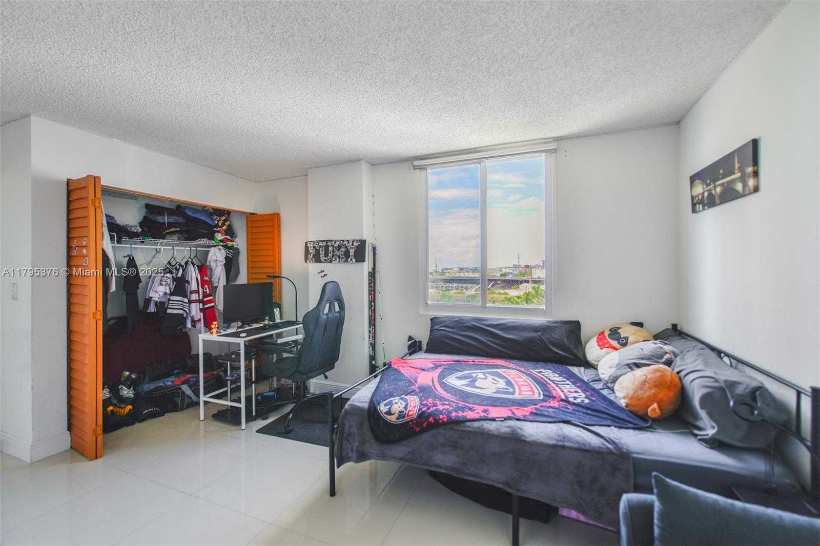 Small Image of 800 NORTH MIAMI AVE #E-809, Miami Number 12