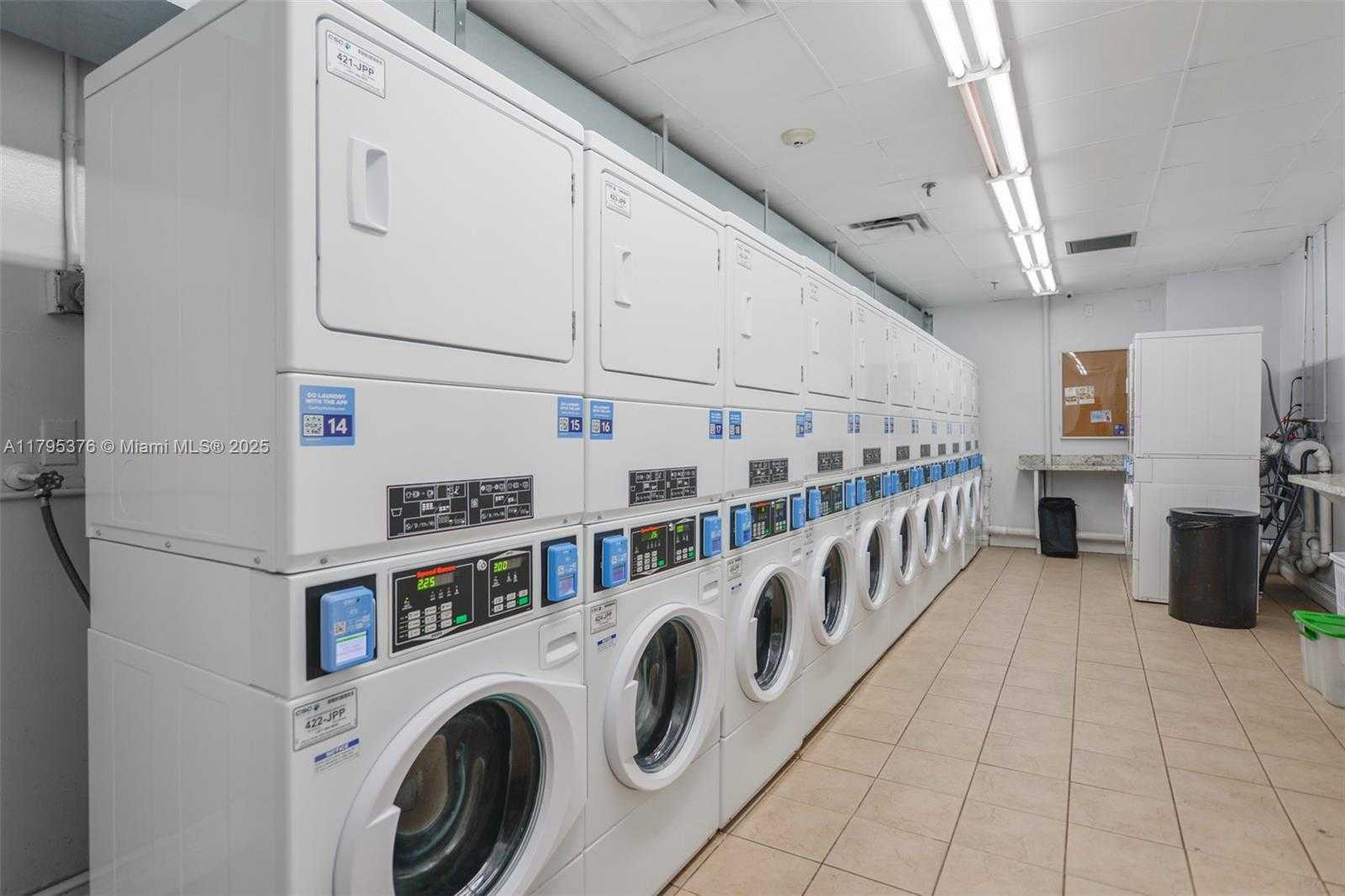 Small Image of 800 NORTH MIAMI AVE #E-809, Miami Number 17