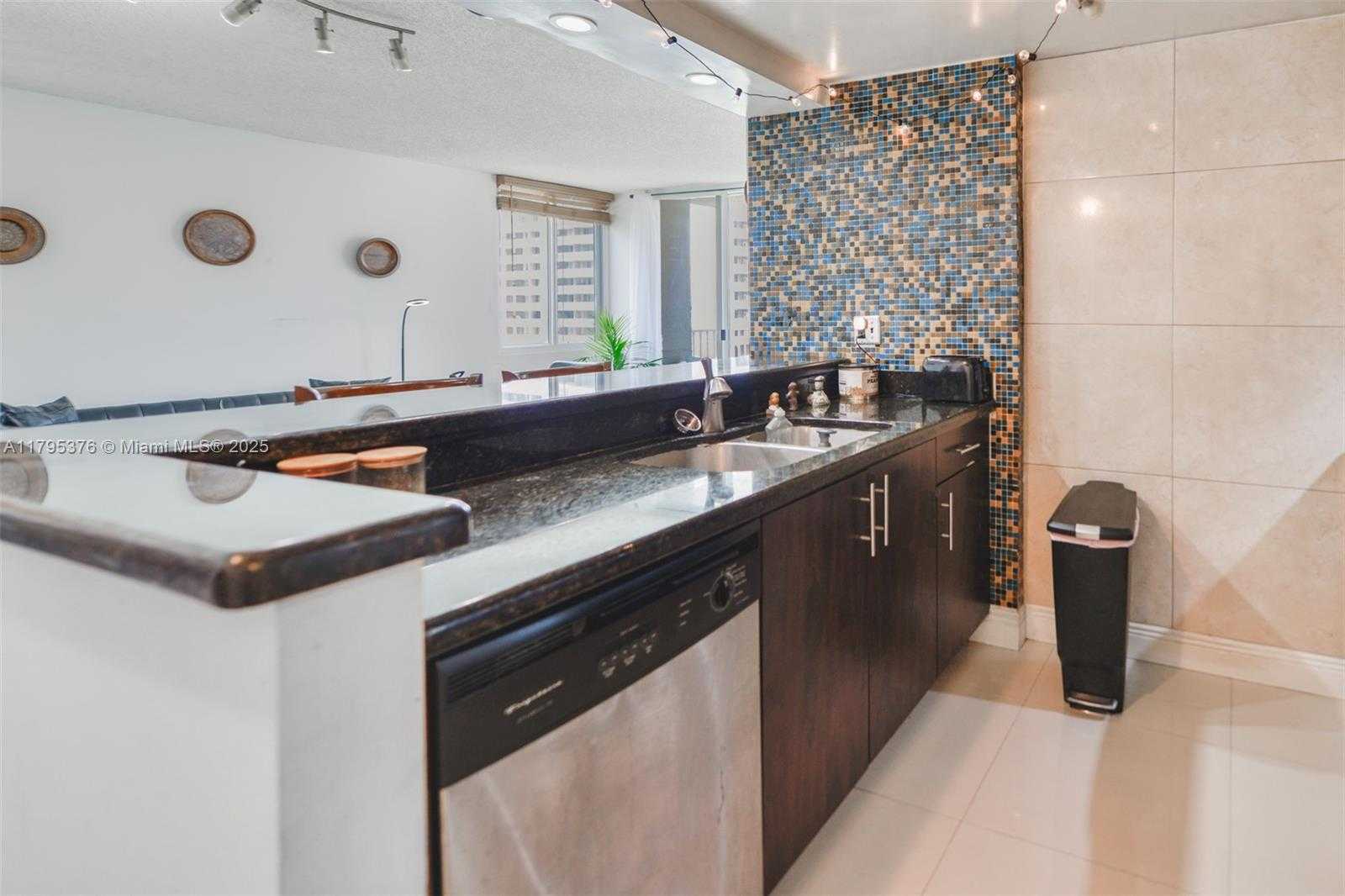 Small Image of 800 NORTH MIAMI AVE #E-809, Miami Number 6
