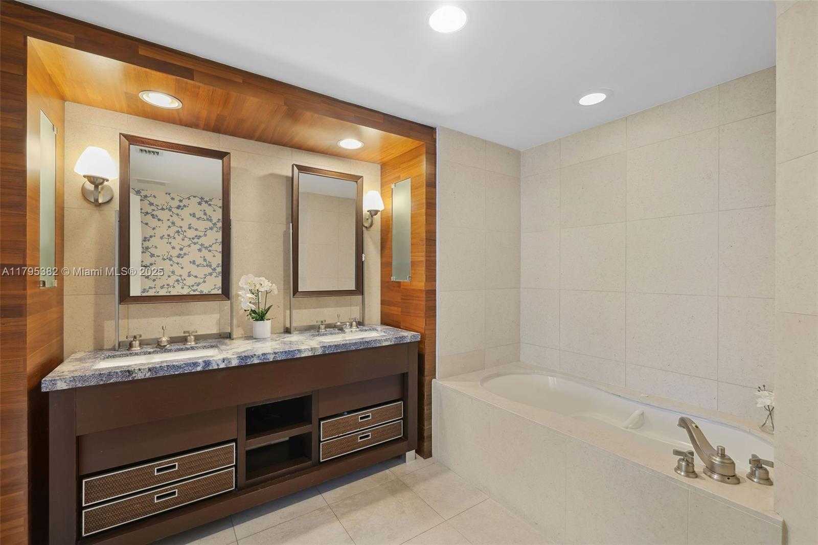 Small Image of 6799 COLLINS AVE #1106, Miami Beach Number 18