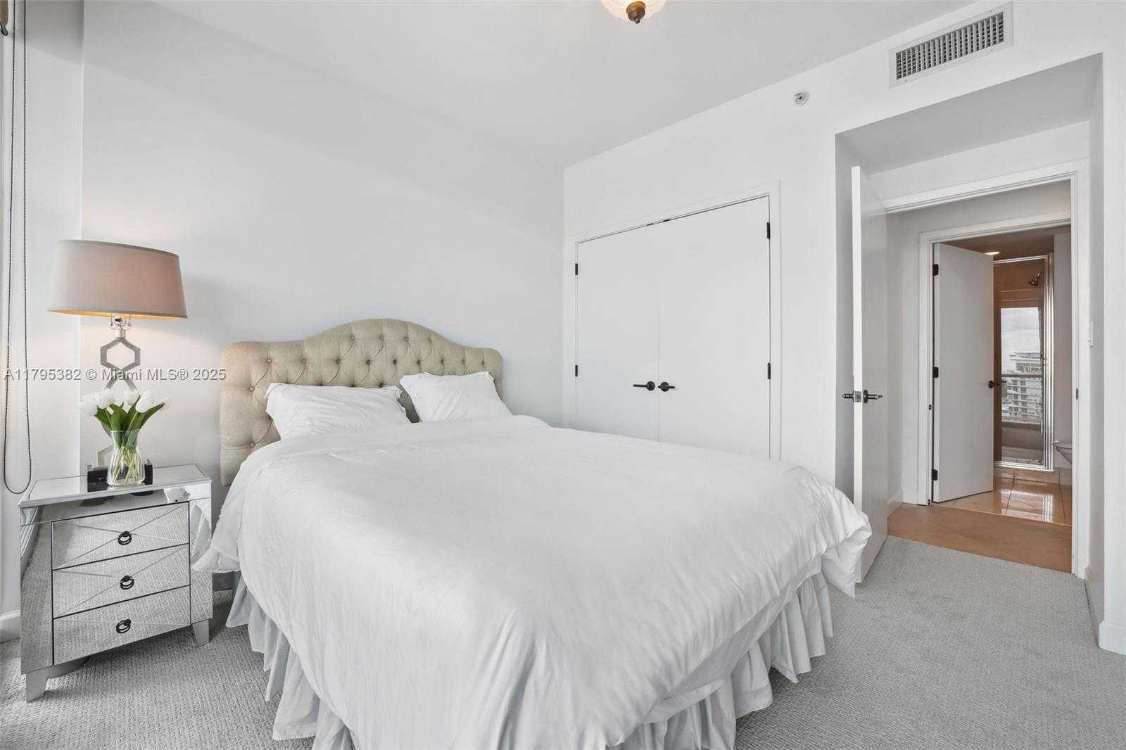 Small Image of 6799 COLLINS AVE #1106, Miami Beach Number 20