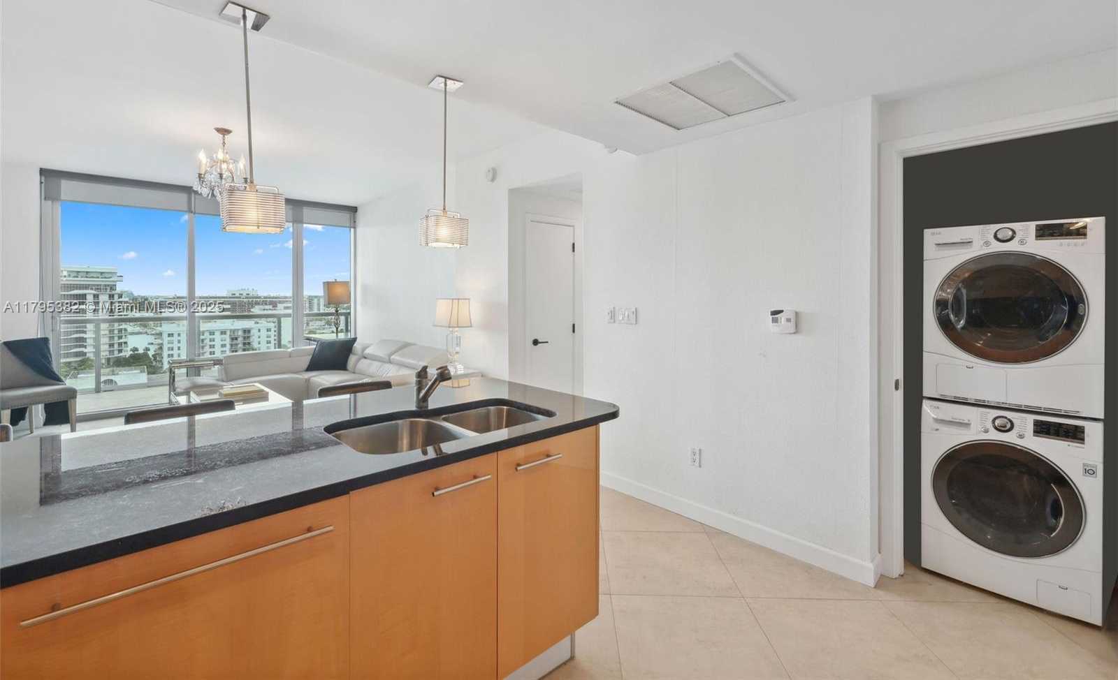 Small Image of 6799 COLLINS AVE #1106, Miami Beach Number 23