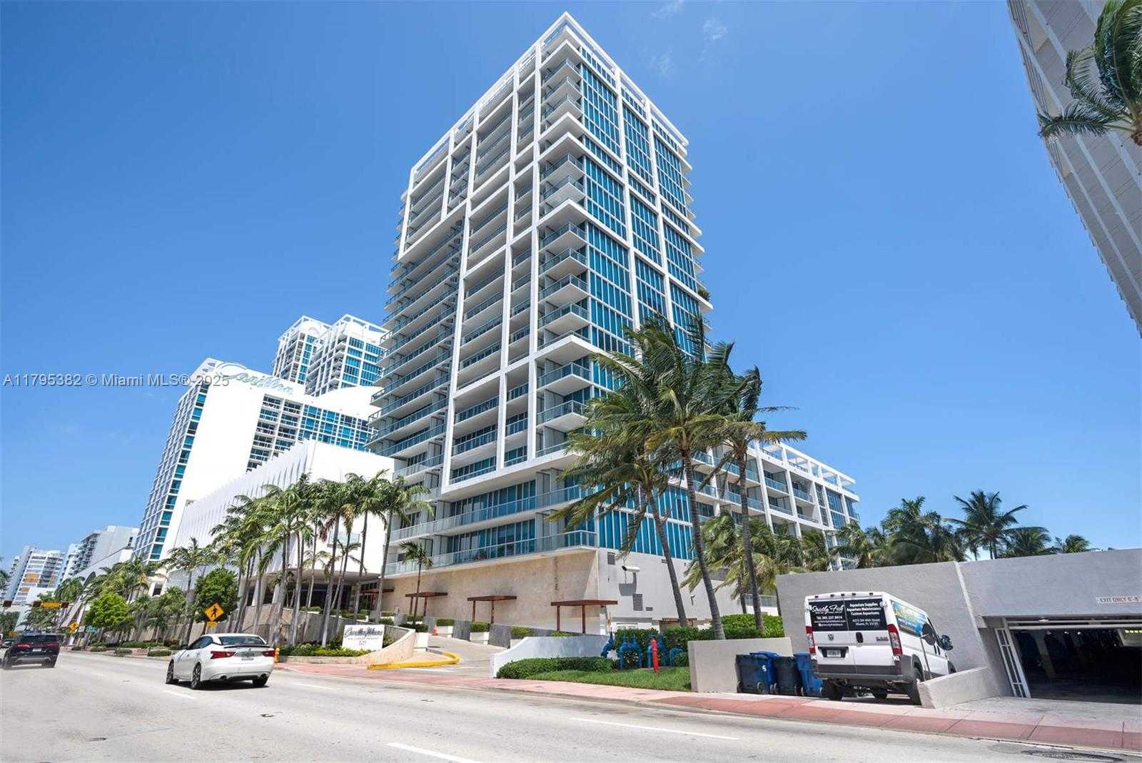 Small Image of 6799 COLLINS AVE #1106, Miami Beach Number 31