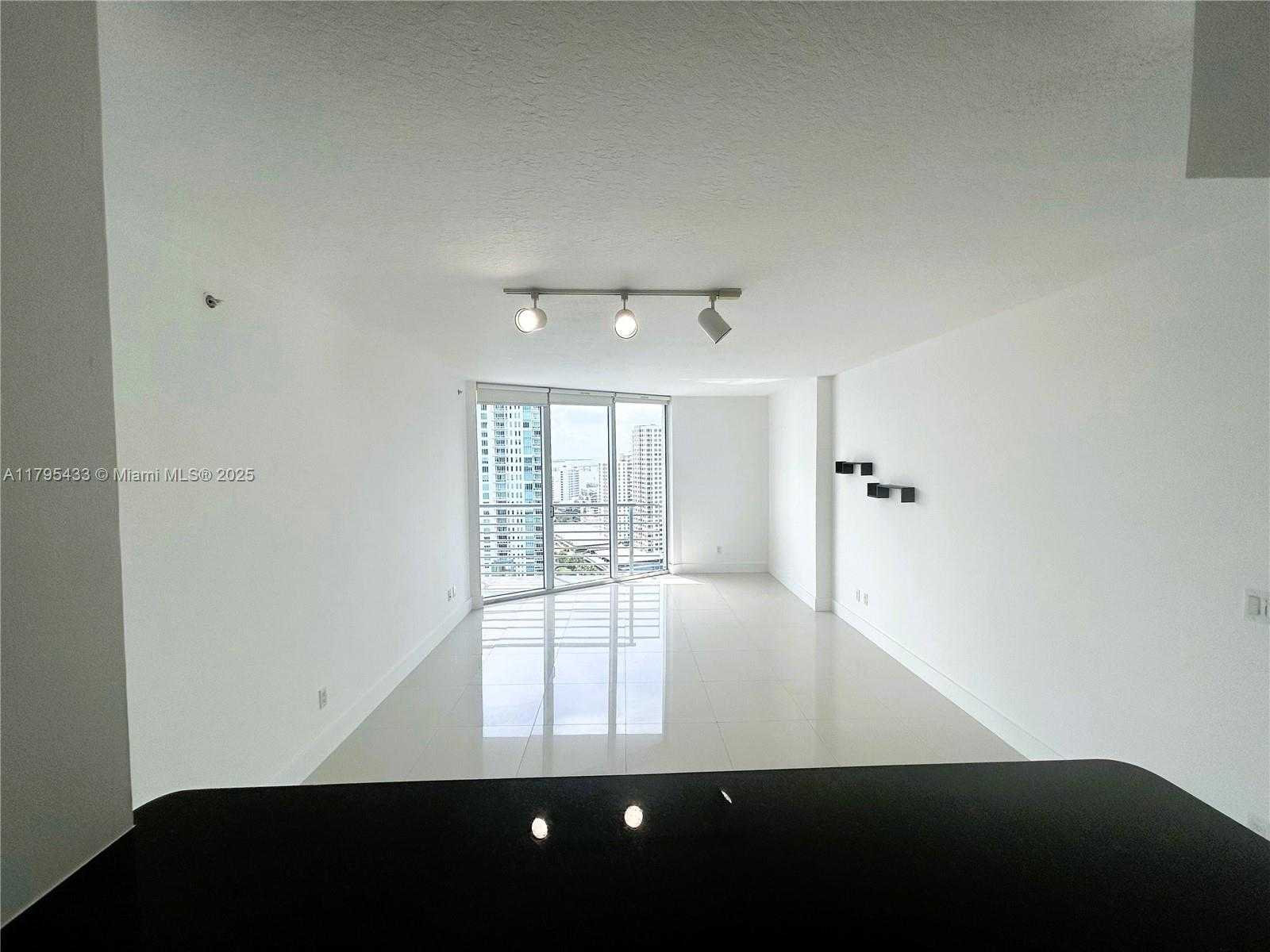 Small Image of 325 SOUTH BISCAYNE BLVD #2917, Miami Number 10