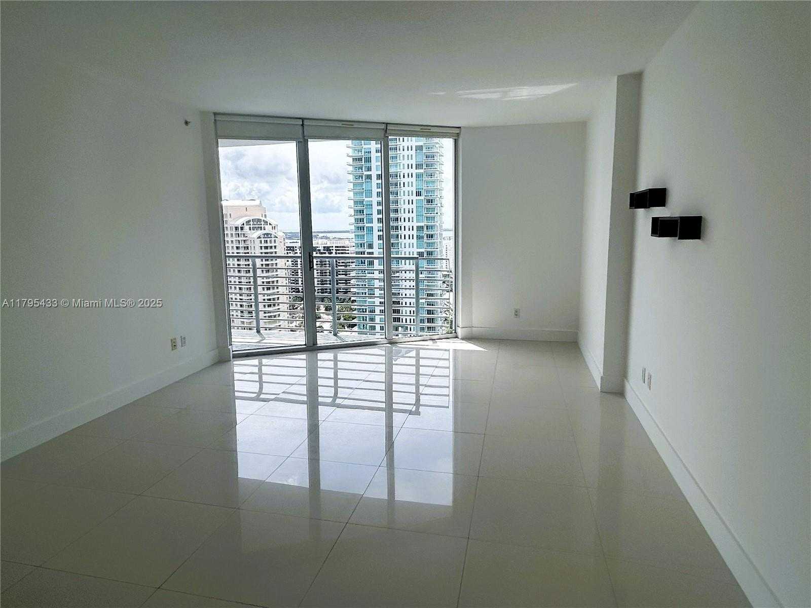 Small Image of 325 SOUTH BISCAYNE BLVD #2917, Miami Number 12