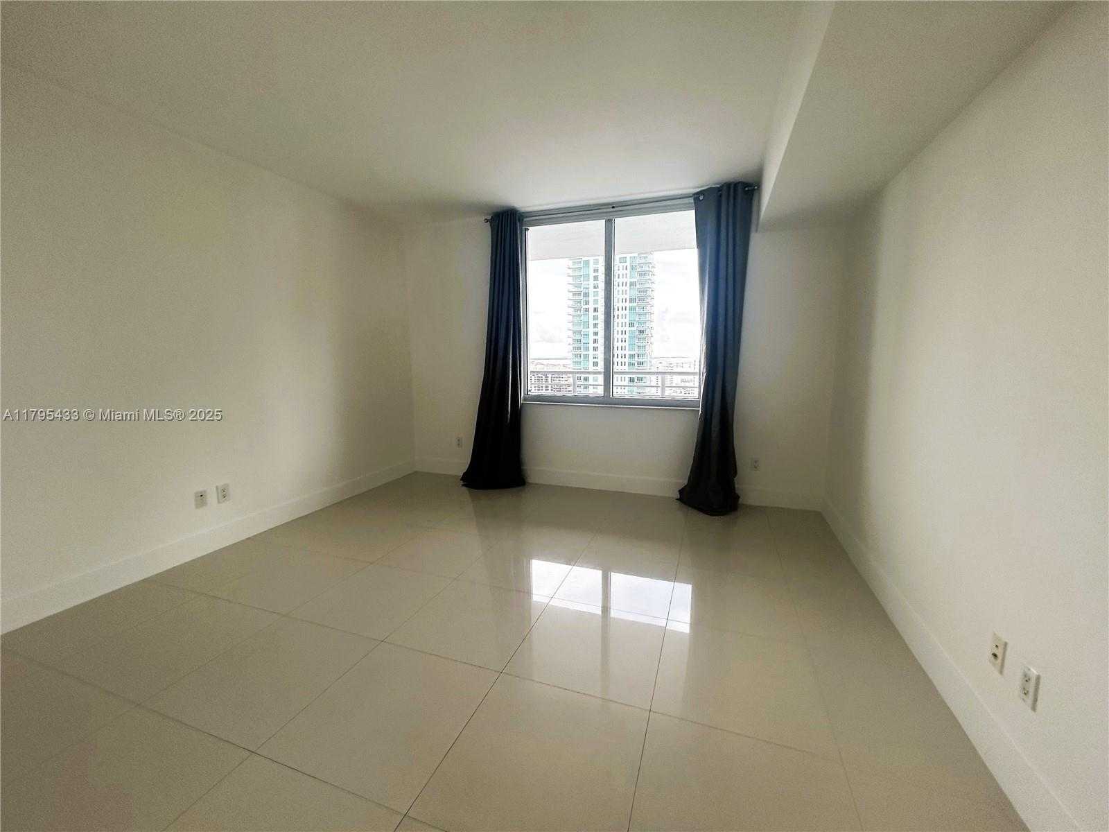 Small Image of 325 SOUTH BISCAYNE BLVD #2917, Miami Number 14