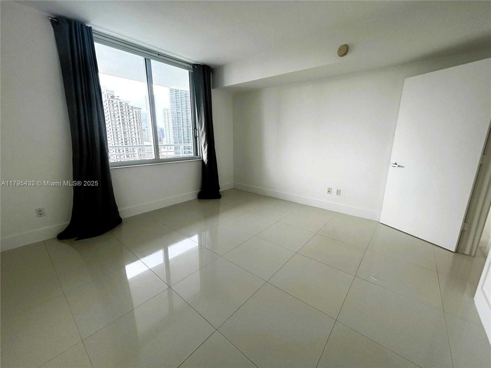 Small Image of 325 SOUTH BISCAYNE BLVD #2917, Miami Number 16