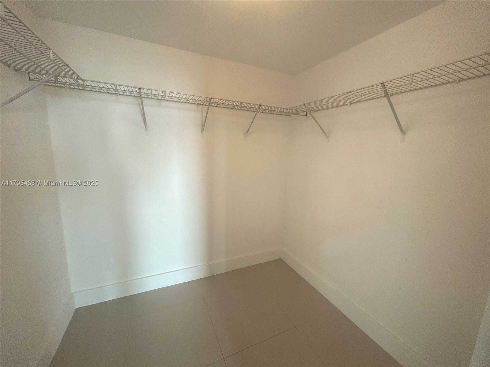 Small Image of 325 SOUTH BISCAYNE BLVD #2917, Miami Number 19