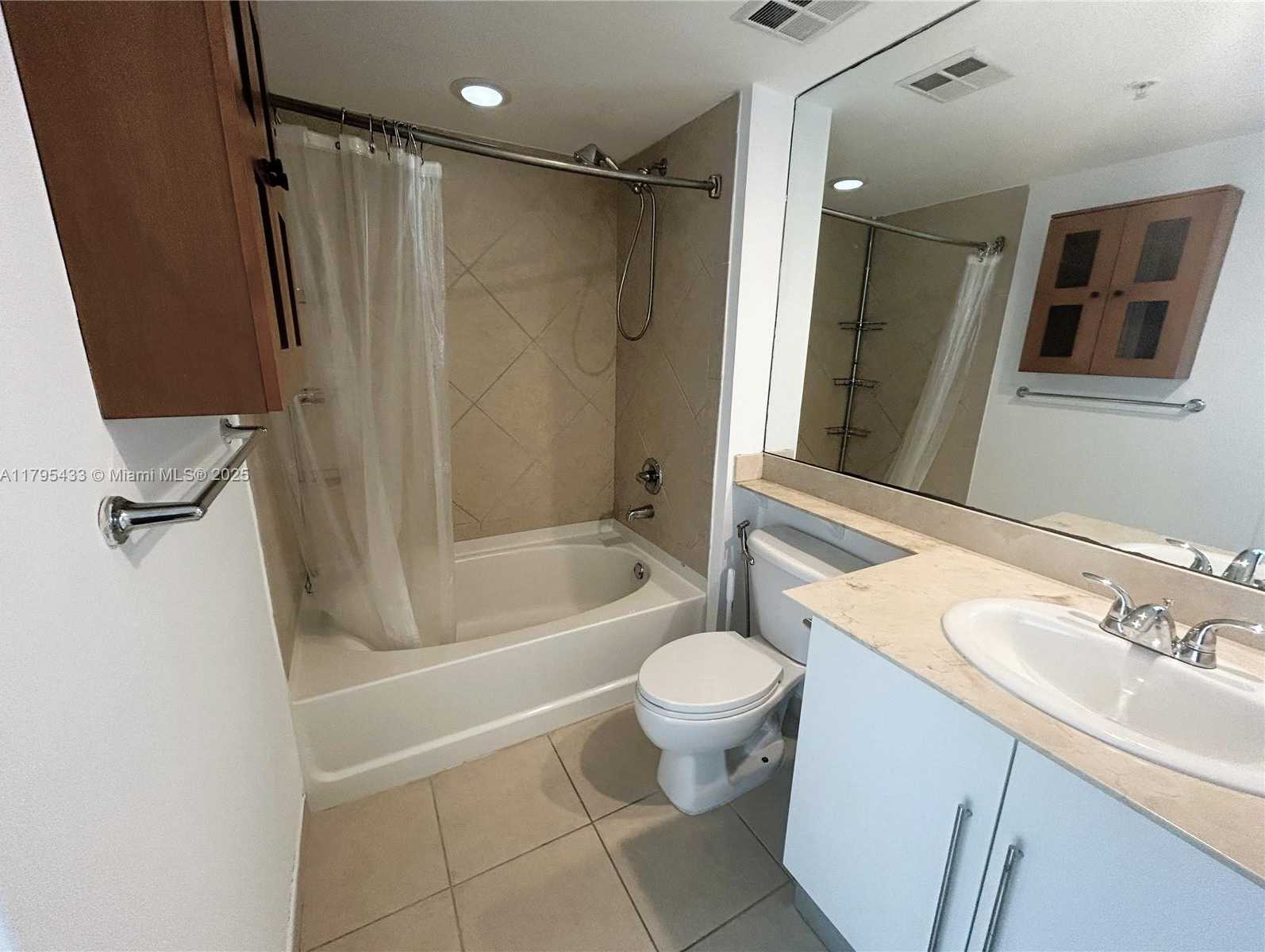Small Image of 325 SOUTH BISCAYNE BLVD #2917, Miami Number 20