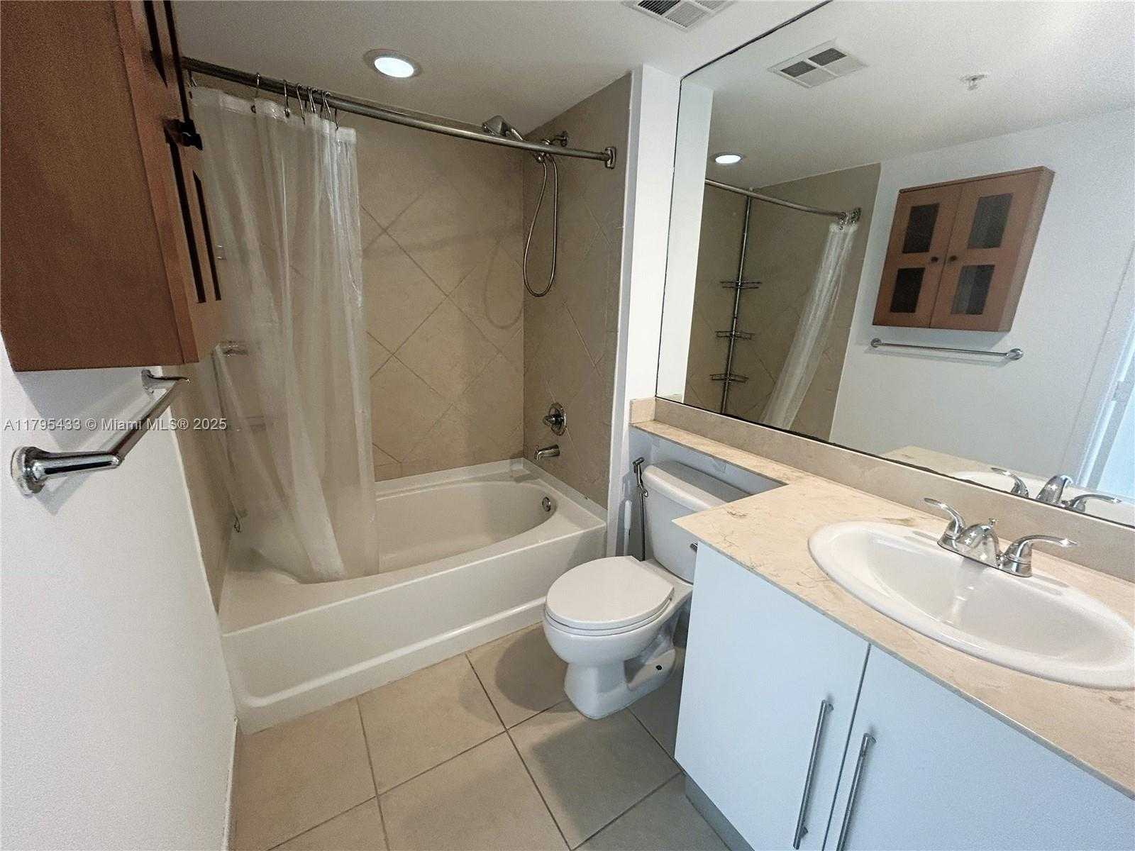 Small Image of 325 SOUTH BISCAYNE BLVD #2917, Miami Number 21