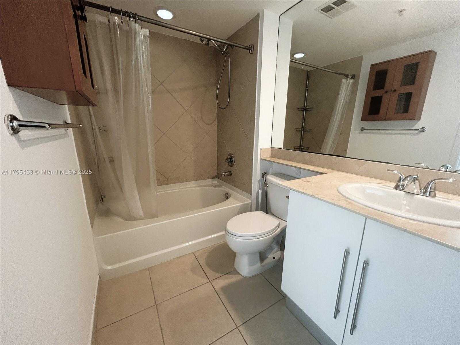 Small Image of 325 SOUTH BISCAYNE BLVD #2917, Miami Number 22