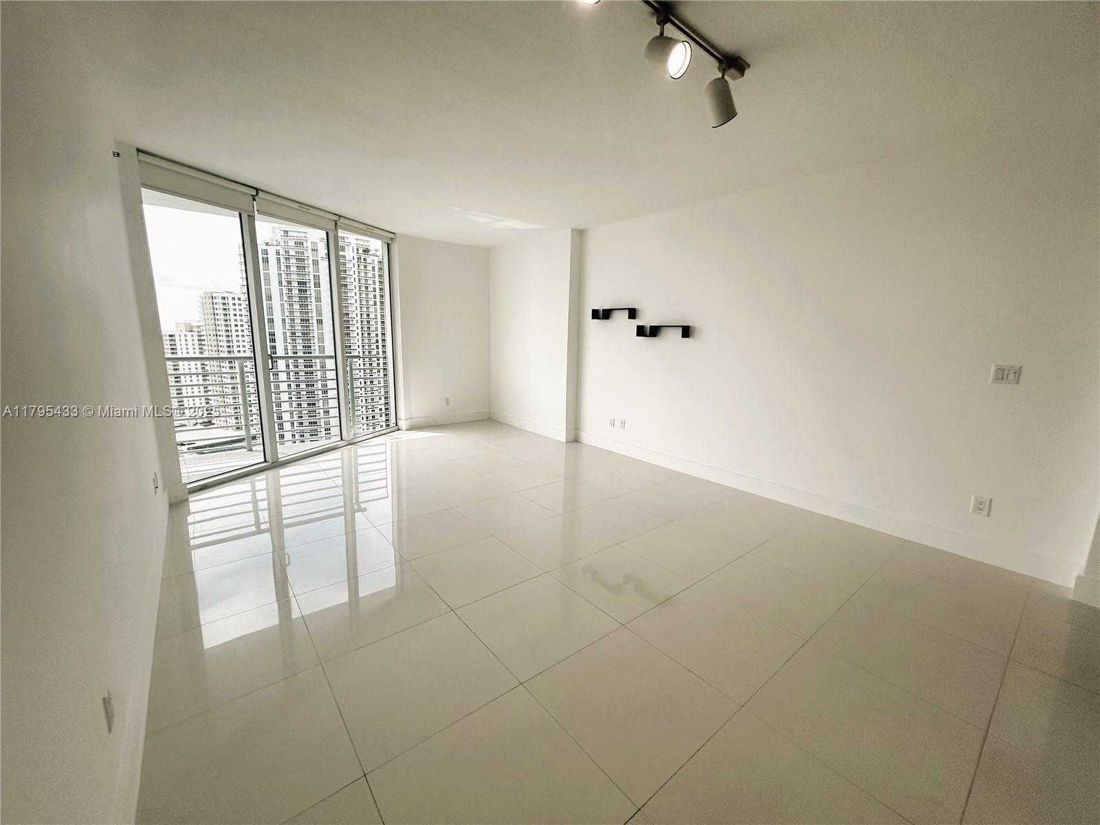 Small Image of 325 SOUTH BISCAYNE BLVD #2917, Miami Number 24