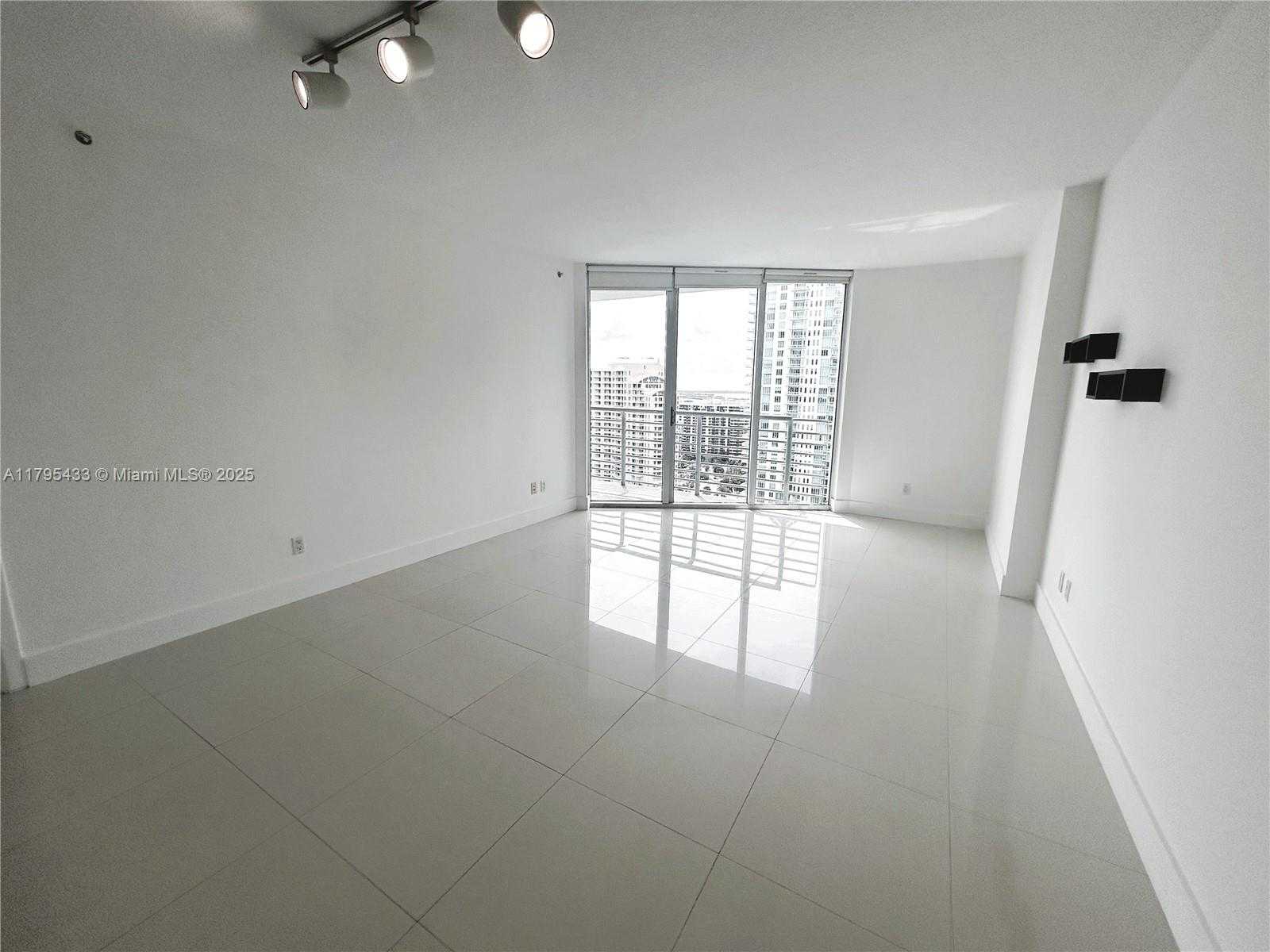 Small Image of 325 SOUTH BISCAYNE BLVD #2917, Miami Number 25