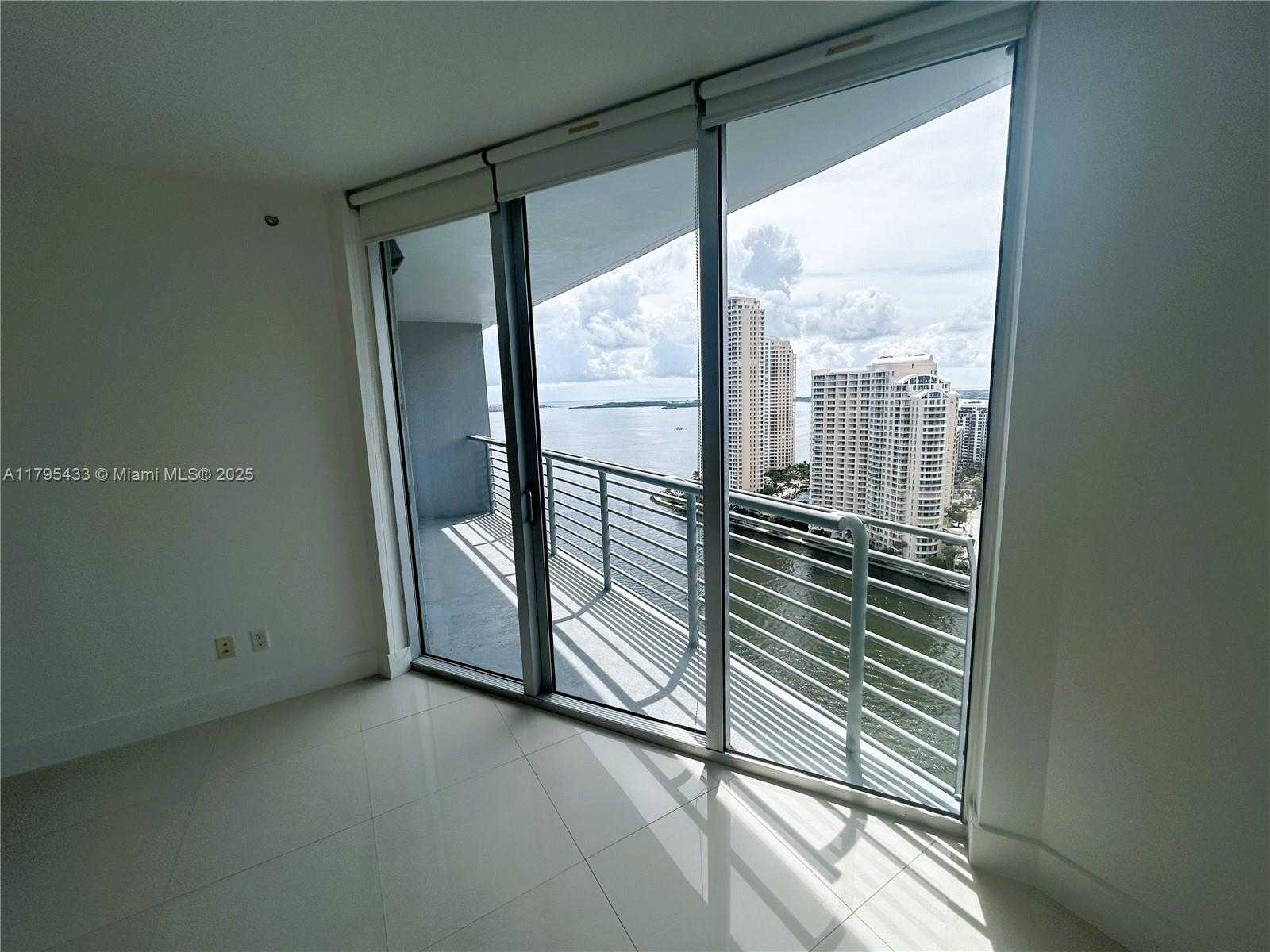 Small Image of 325 SOUTH BISCAYNE BLVD #2917, Miami Number 26