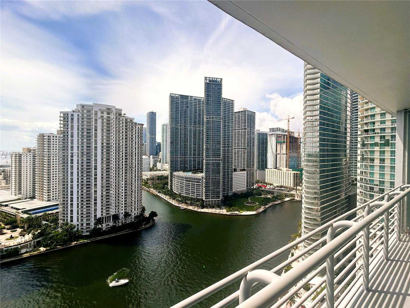 Small Image of 325 SOUTH BISCAYNE BLVD #2917, Miami Number 3