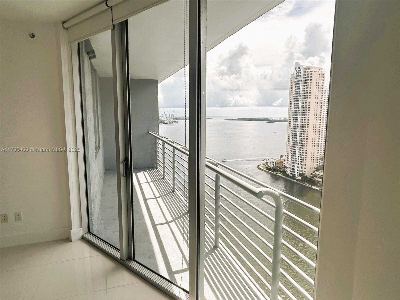 Small Image of 325 SOUTH BISCAYNE BLVD #2917, Miami Number 31