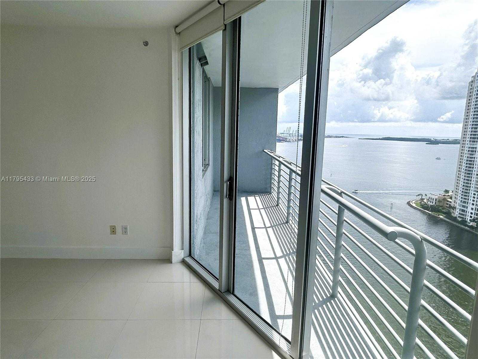 Small Image of 325 SOUTH BISCAYNE BLVD #2917, Miami Number 32