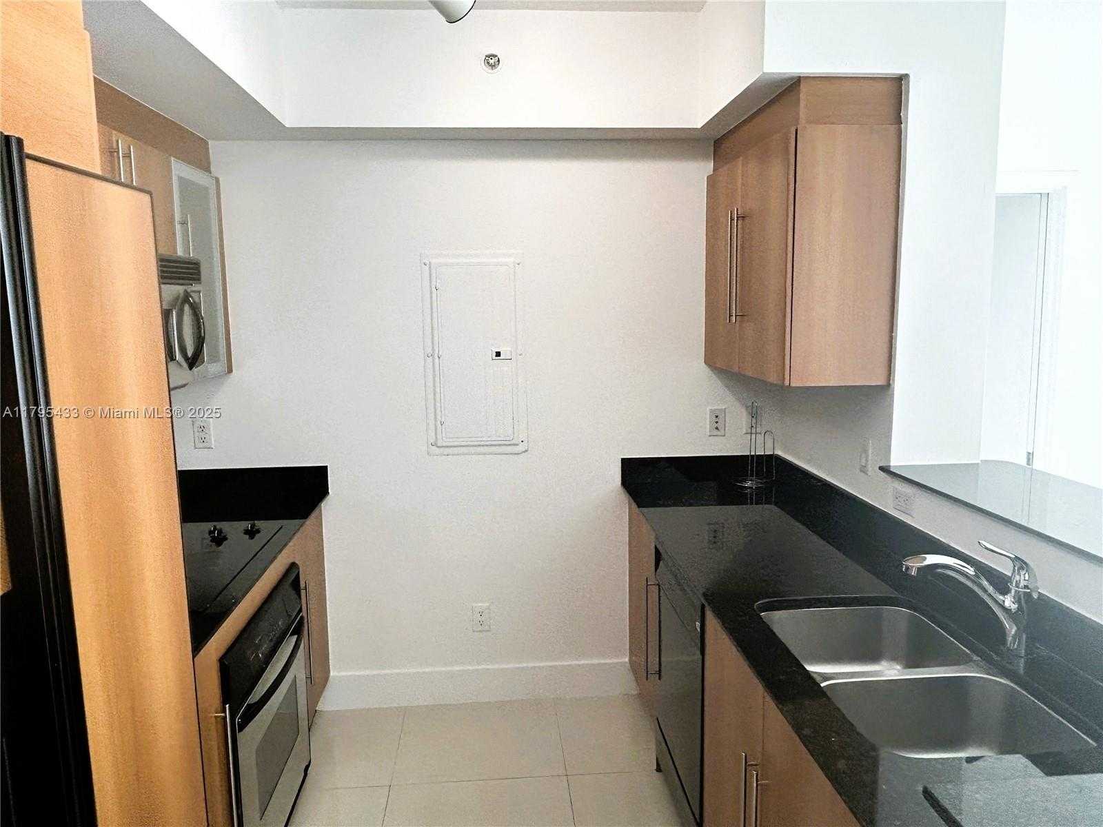 Small Image of 325 SOUTH BISCAYNE BLVD #2917, Miami Number 9