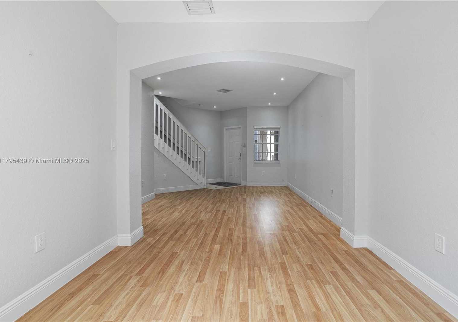 Small Image of 5761 NORTH WEST 115TH CT #105, Doral Number 8