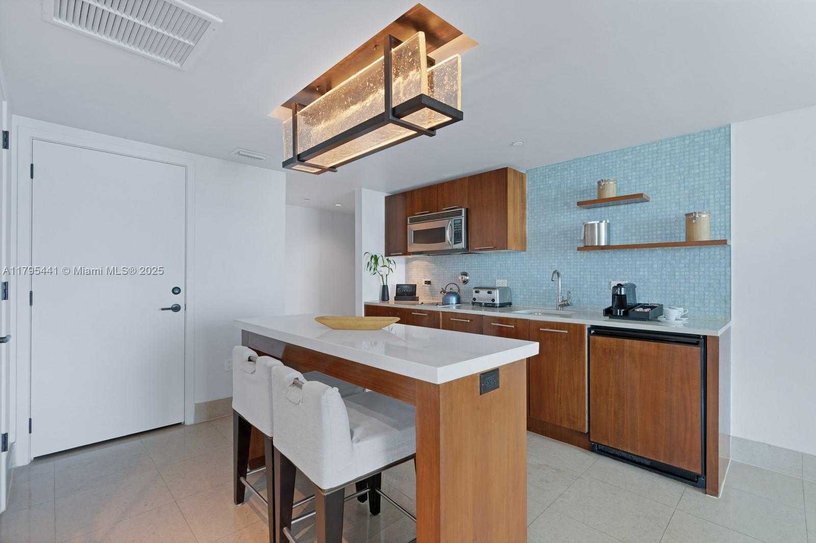 Small Image of 6801 COLLINS AVE #605, Miami Beach Number 11