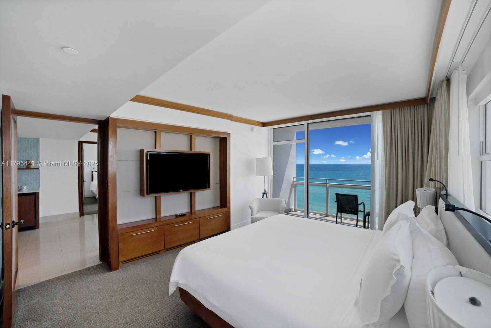 Small Image of 6801 COLLINS AVE #605, Miami Beach Number 13