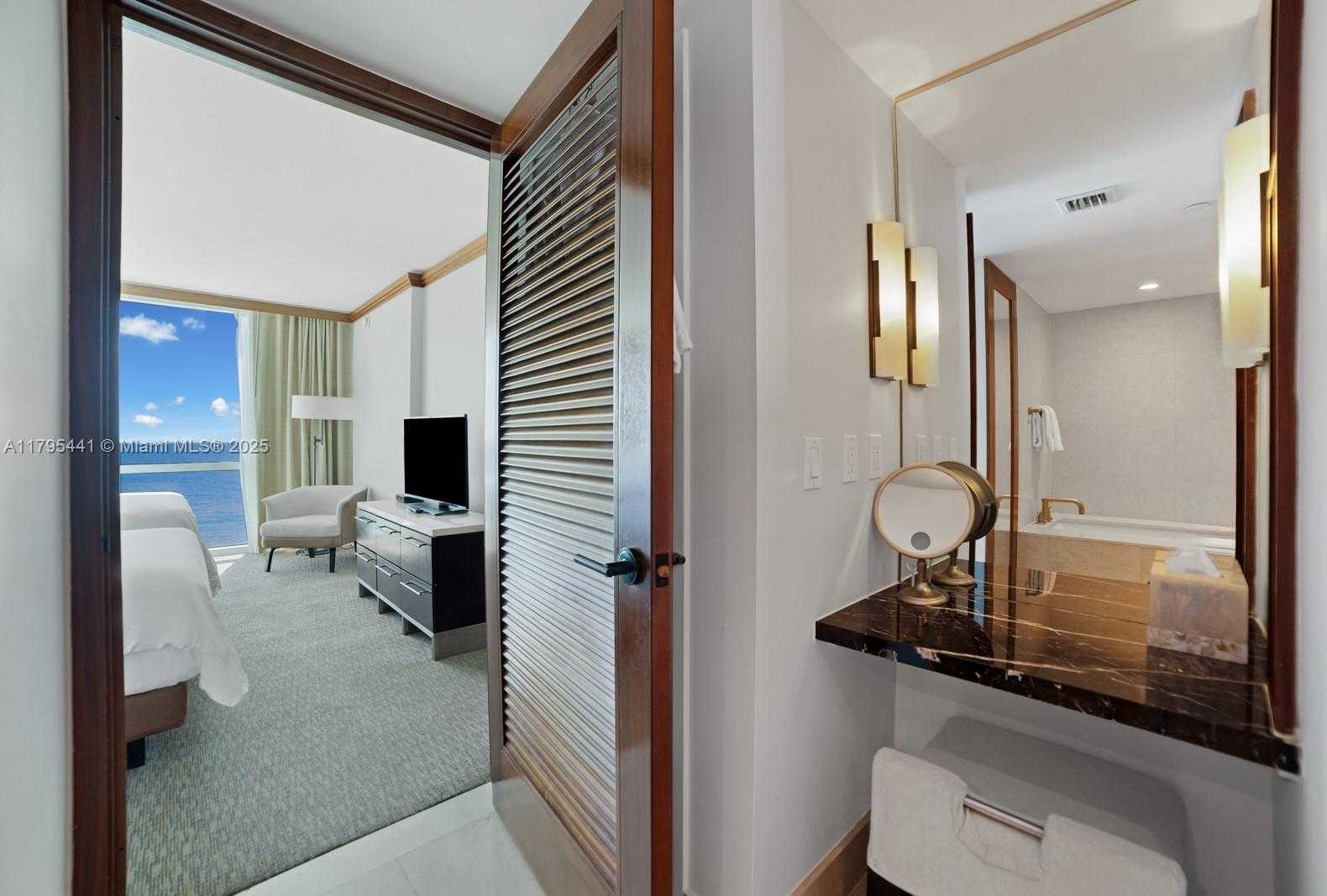 Small Image of 6801 COLLINS AVE #605, Miami Beach Number 16