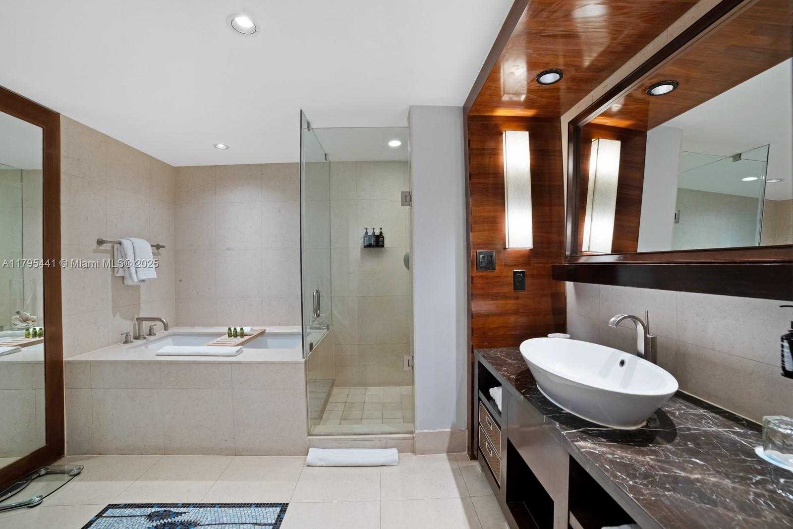 Small Image of 6801 COLLINS AVE #605, Miami Beach Number 21
