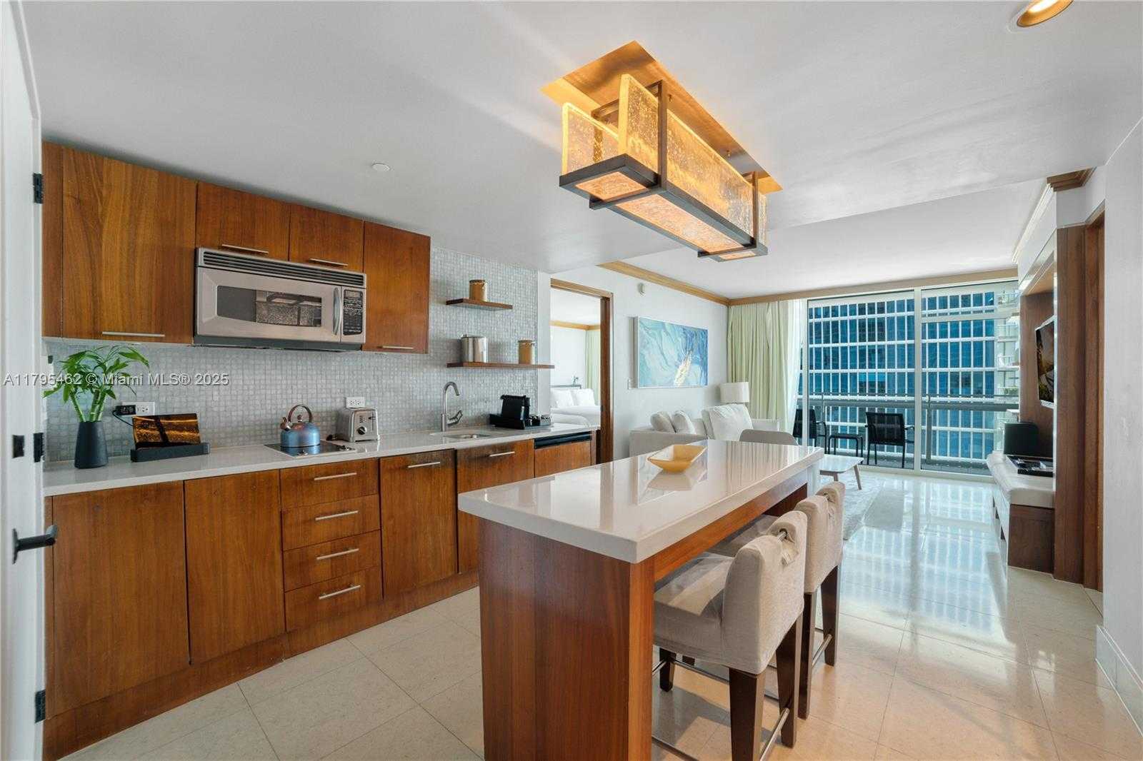 Small Image of 6801 COLLINS AVE #1014, Miami Beach Number 2