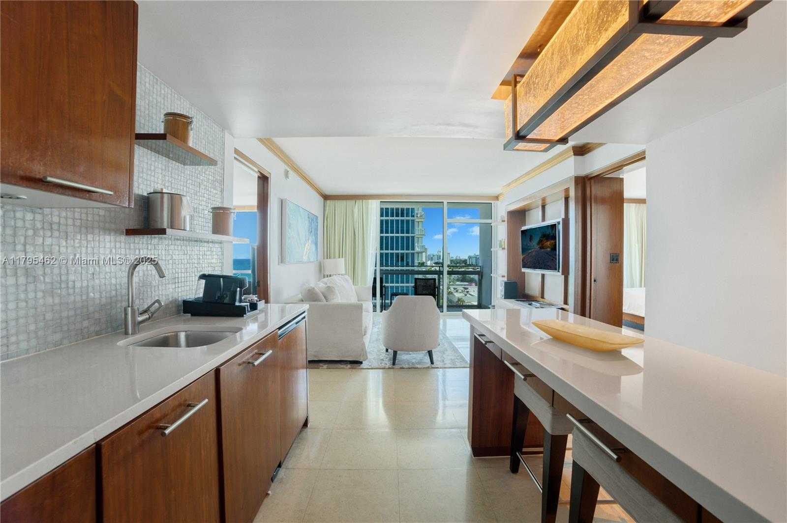 Small Image of 6801 COLLINS AVE #1014, Miami Beach Number 3
