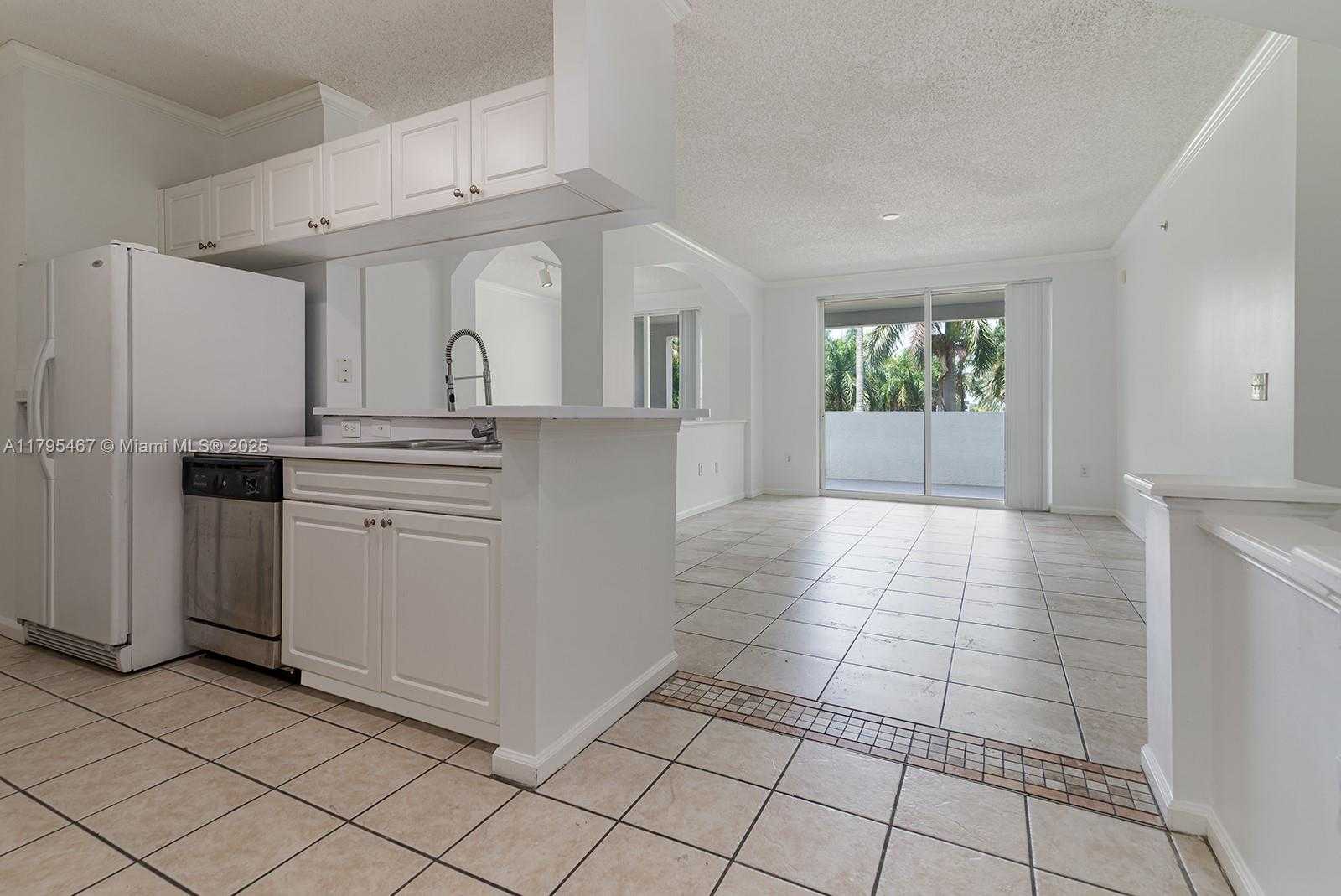 Small Image of 17125 NORTH BAY RD #3307, Sunny Isles Beach Number 11