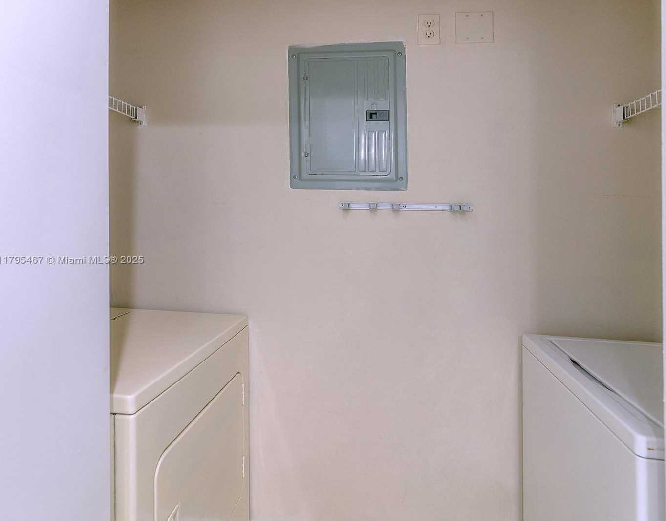 Small Image of 17125 NORTH BAY RD #3307, Sunny Isles Beach Number 15