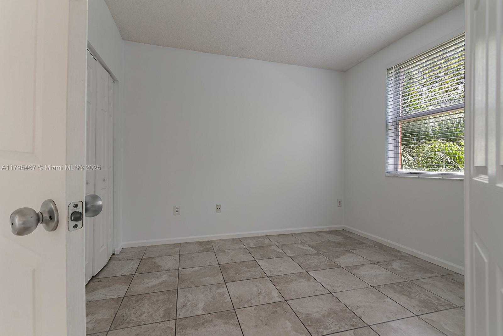Small Image of 17125 NORTH BAY RD #3307, Sunny Isles Beach Number 19