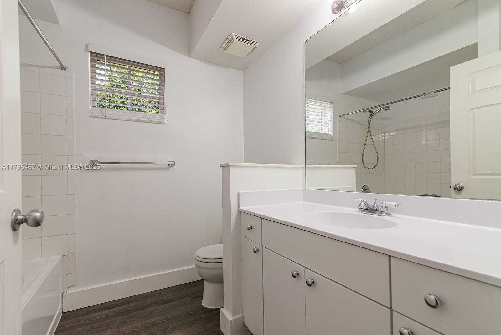 Small Image of 17125 NORTH BAY RD #3307, Sunny Isles Beach Number 21