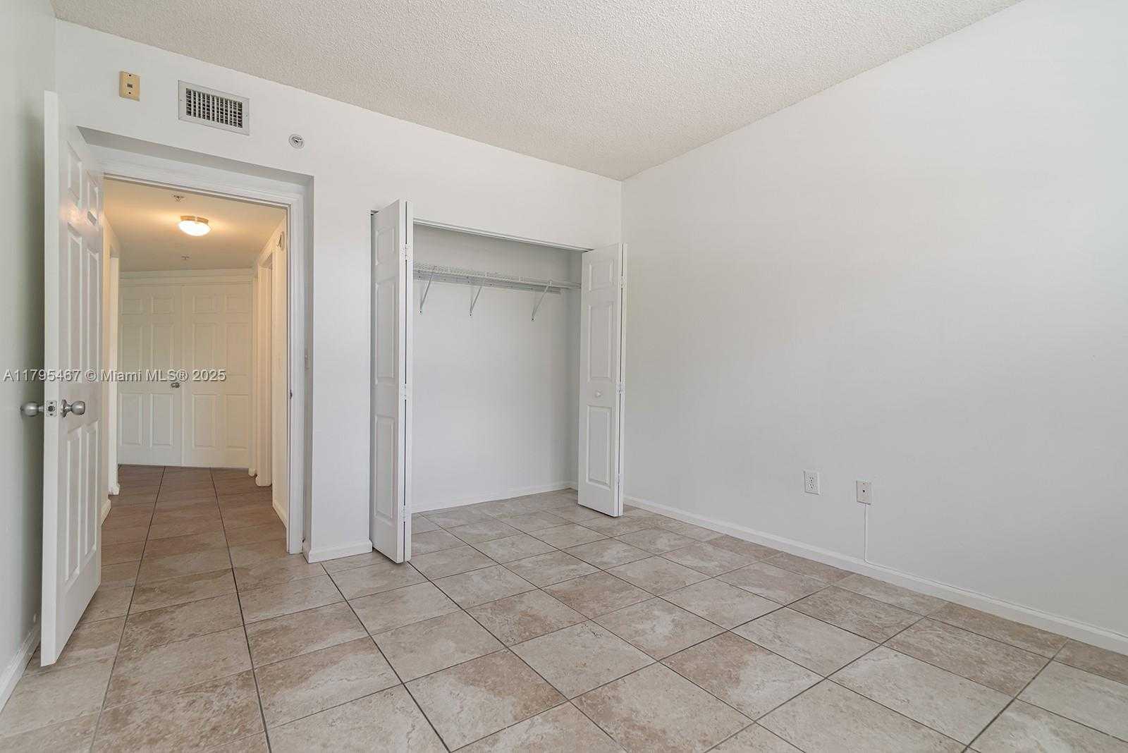 Small Image of 17125 NORTH BAY RD #3307, Sunny Isles Beach Number 24