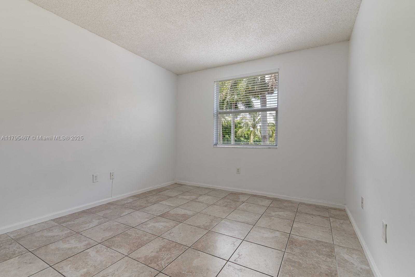 Small Image of 17125 NORTH BAY RD #3307, Sunny Isles Beach Number 25