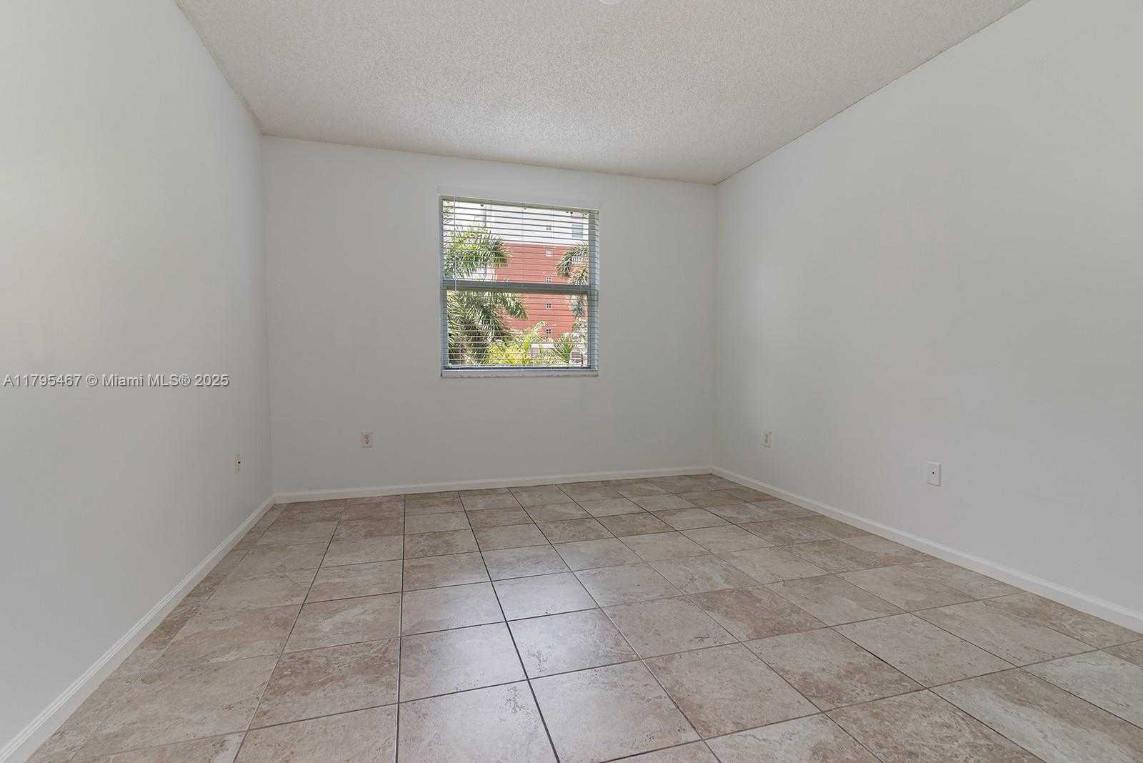 Small Image of 17125 NORTH BAY RD #3307, Sunny Isles Beach Number 27