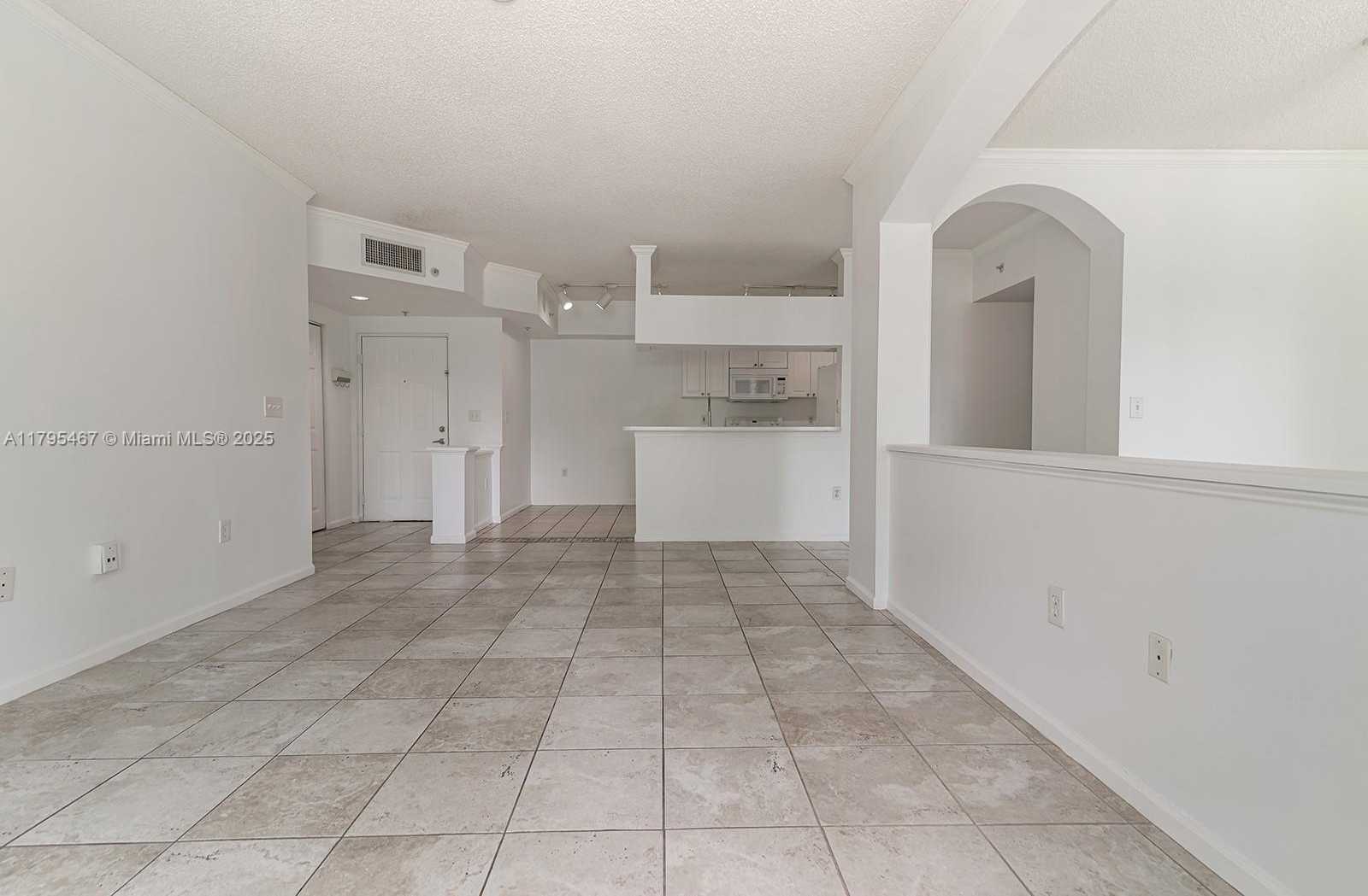 Small Image of 17125 NORTH BAY RD #3307, Sunny Isles Beach Number 3