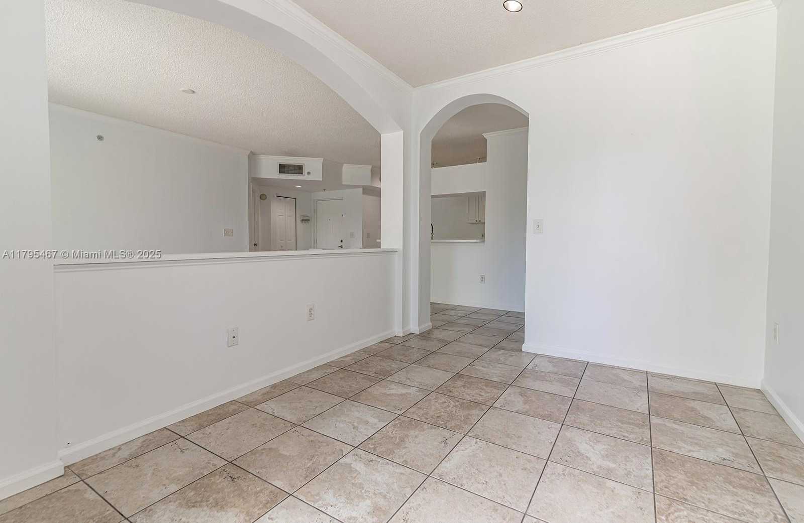 Small Image of 17125 NORTH BAY RD #3307, Sunny Isles Beach Number 5