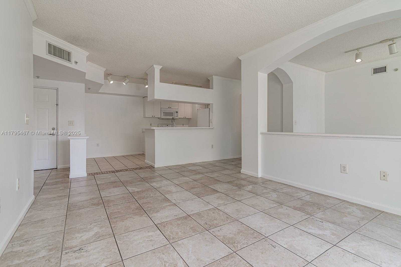 Small Image of 17125 NORTH BAY RD #3307, Sunny Isles Beach Number 7