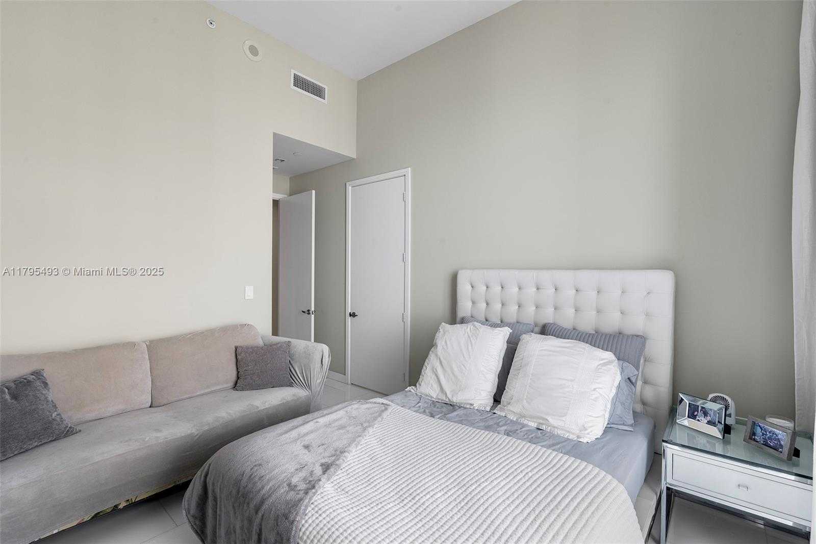 Small Image of 900 BRICKELL KEY BLVD #2104, Miami Number 16