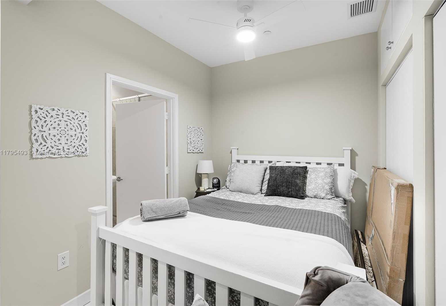 Small Image of 900 BRICKELL KEY BLVD #2104, Miami Number 18
