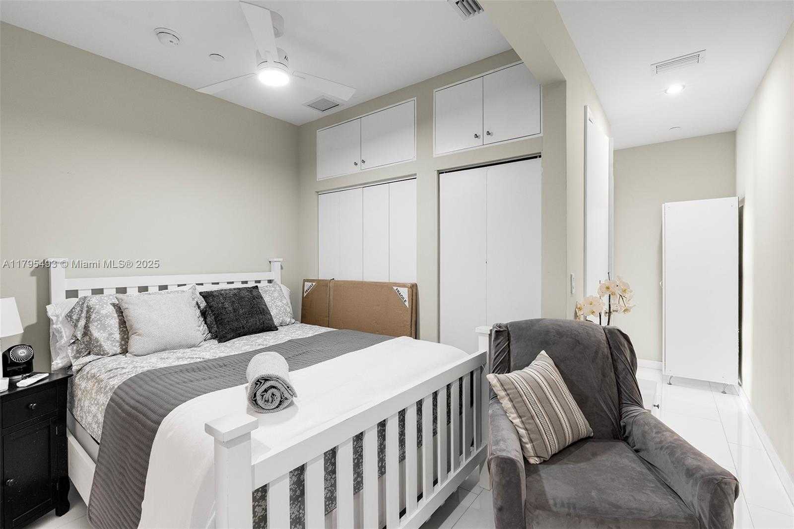 Small Image of 900 BRICKELL KEY BLVD #2104, Miami Number 19