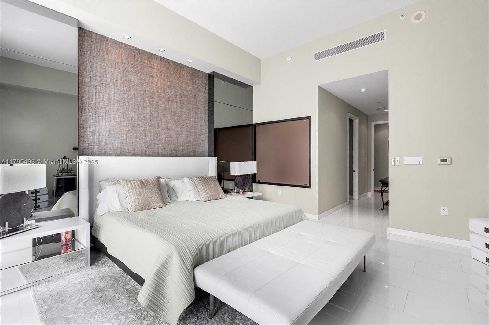 Small Image of 900 BRICKELL KEY BLVD #2104, Miami Number 24