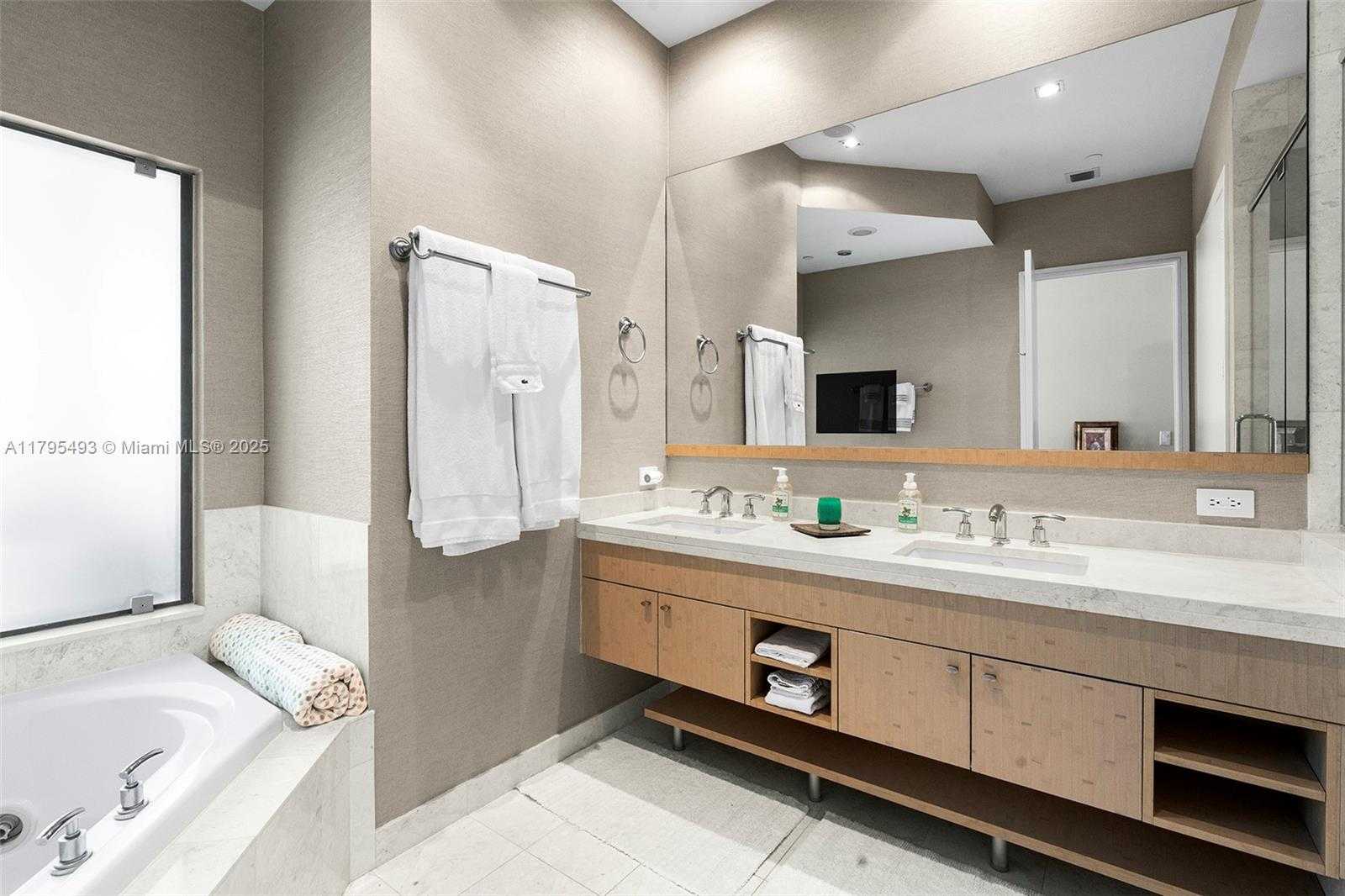 Small Image of 900 BRICKELL KEY BLVD #2104, Miami Number 25