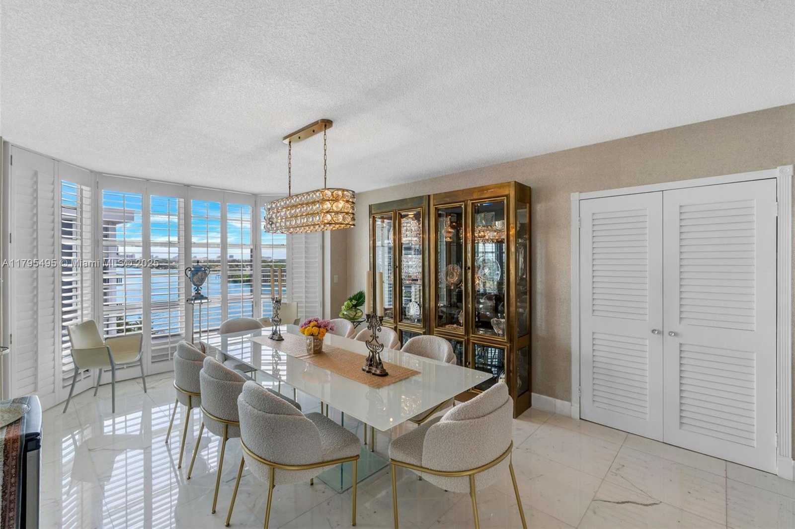 Small Image of 5660 COLLINS AVE #7E, Miami Beach Number 12