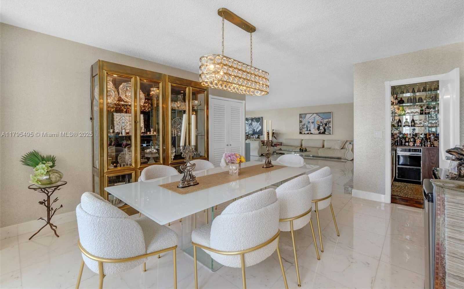 Small Image of 5660 COLLINS AVE #7E, Miami Beach Number 13