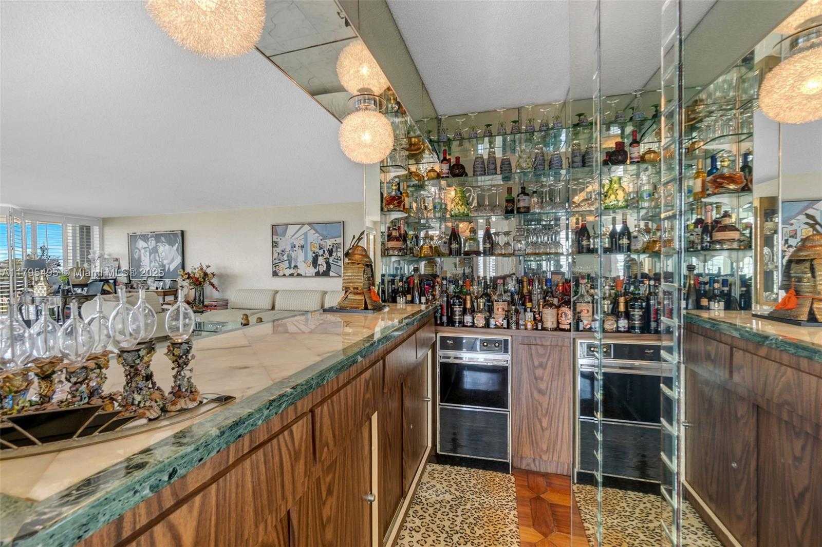 Small Image of 5660 COLLINS AVE #7E, Miami Beach Number 15